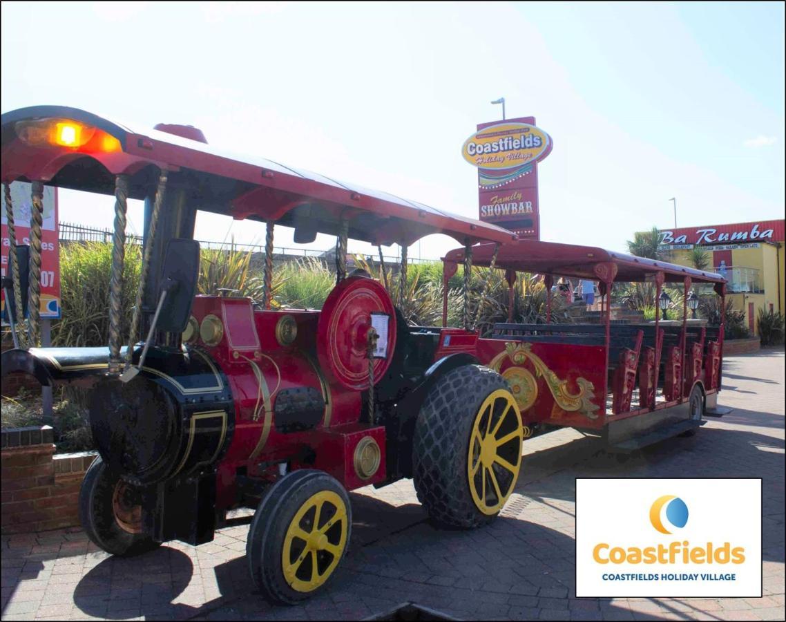 Coastfields Holiday Village Инголдмелс Екстериор снимка